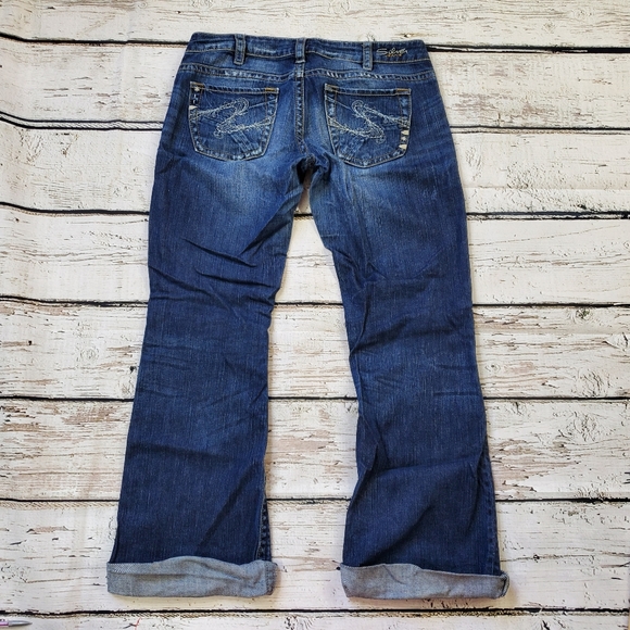 Silver jeans cuffed capri. Tuesday size 30/33. Excellent condition. - Picture 7 of 9